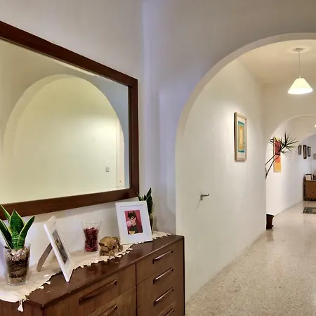 Apartment St Julians Central Near Spinola Bay Saint Julian's
